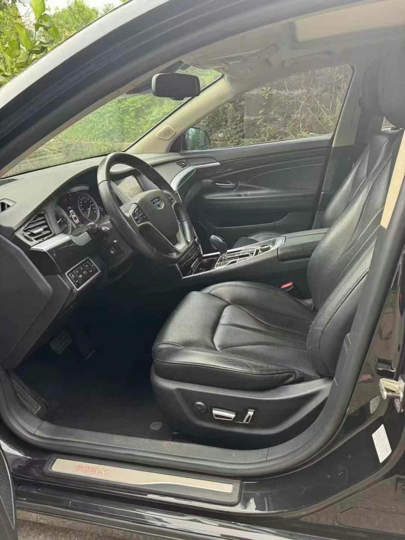 成都16年吉利博瑞2