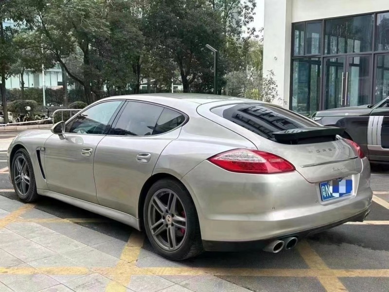 深圳12年保时捷帕拉梅拉7