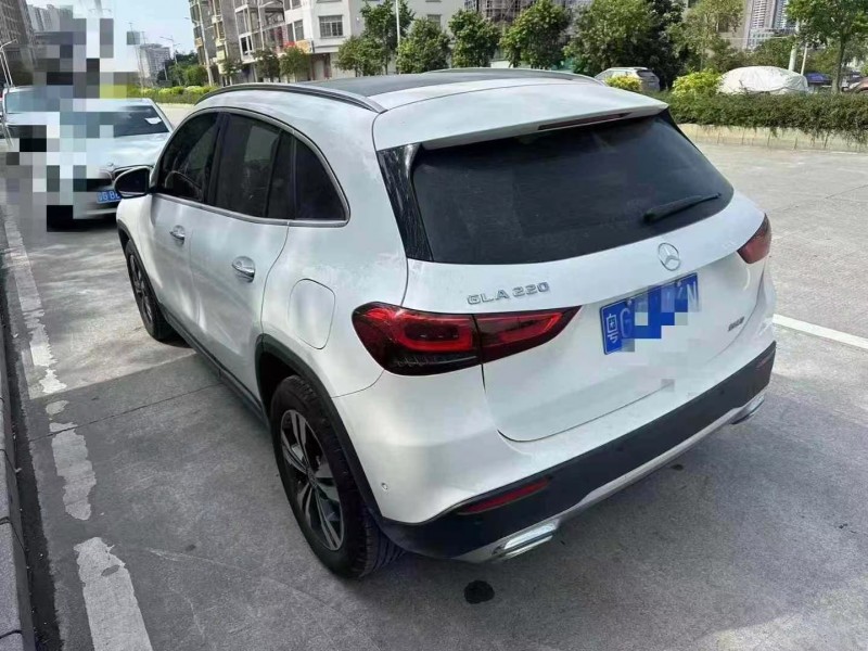 广州22年奔驰GLA8