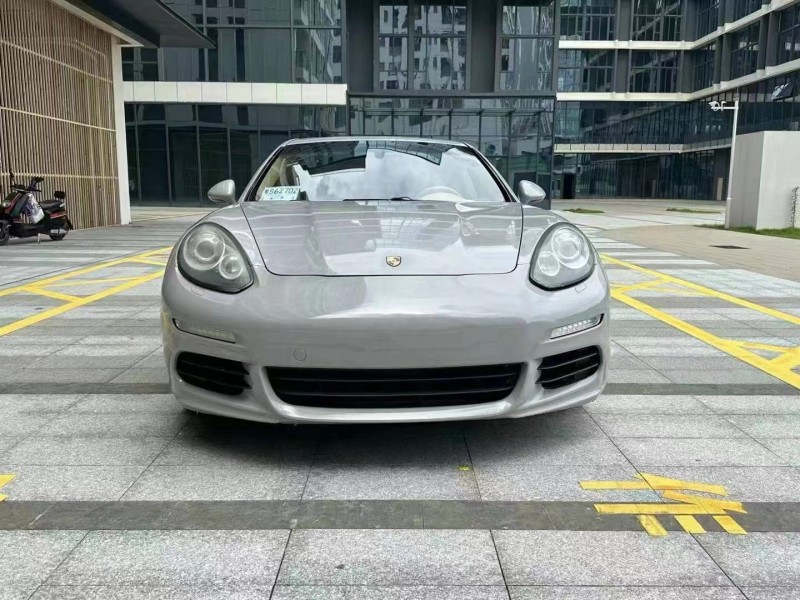 广州13年保时捷帕拉梅拉1