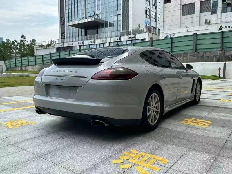 广州13年保时捷帕拉梅拉8