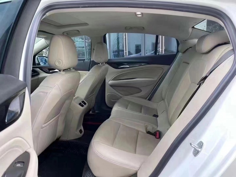 深圳21年别克君威5