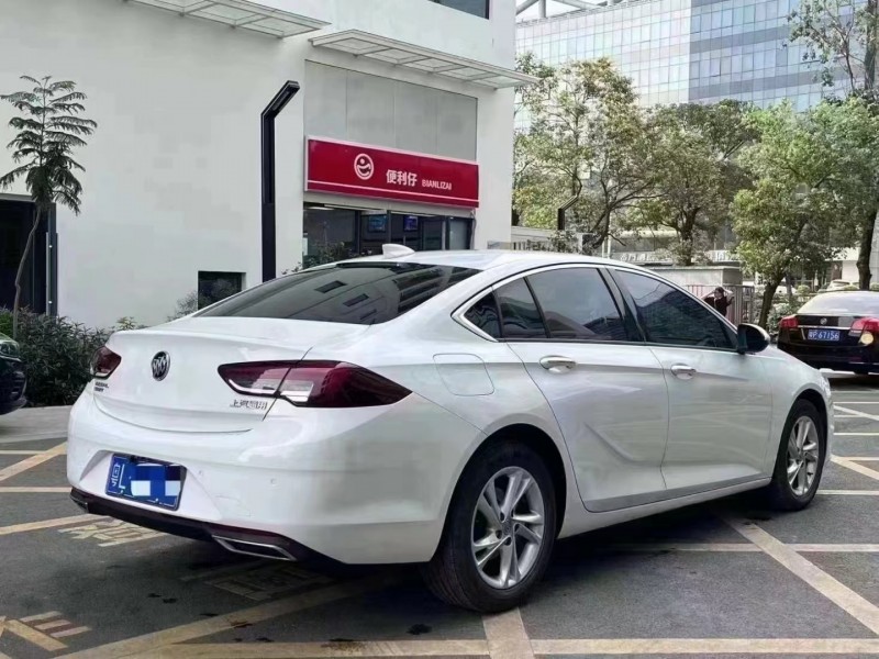 深圳21年别克君威7