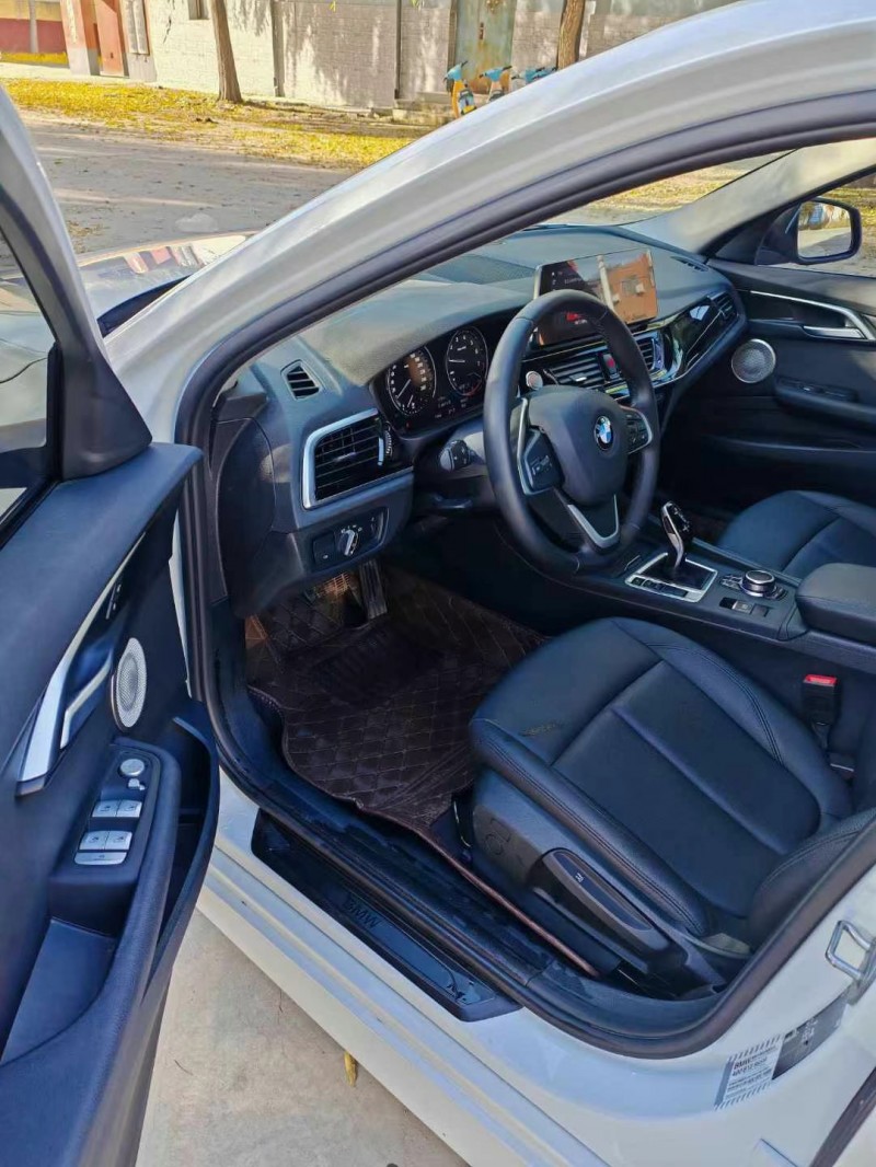 保定23年宝马1系5