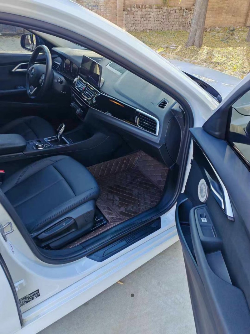 保定23年宝马1系6