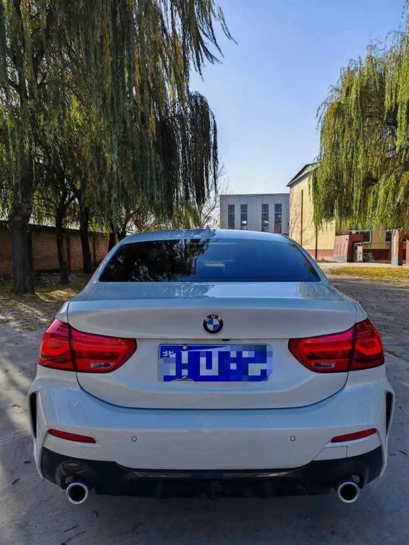 保定23年宝马1系9