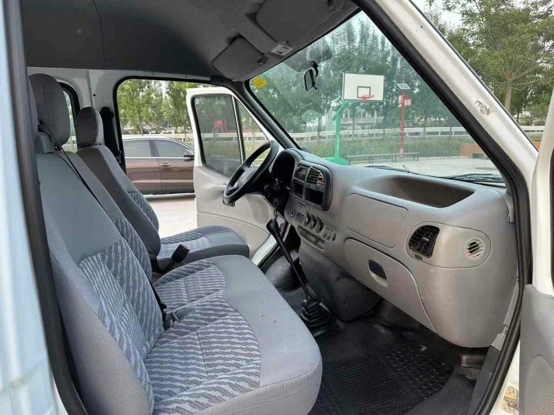 徐州16年福特全顺4