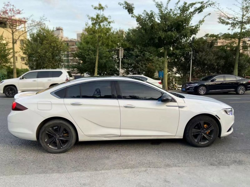 广州18年别克君威4