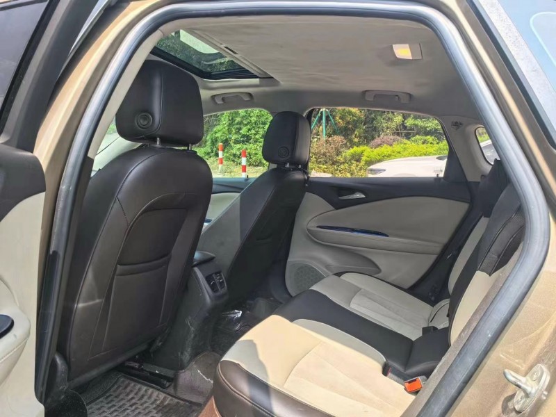 广州16年别克威朗8