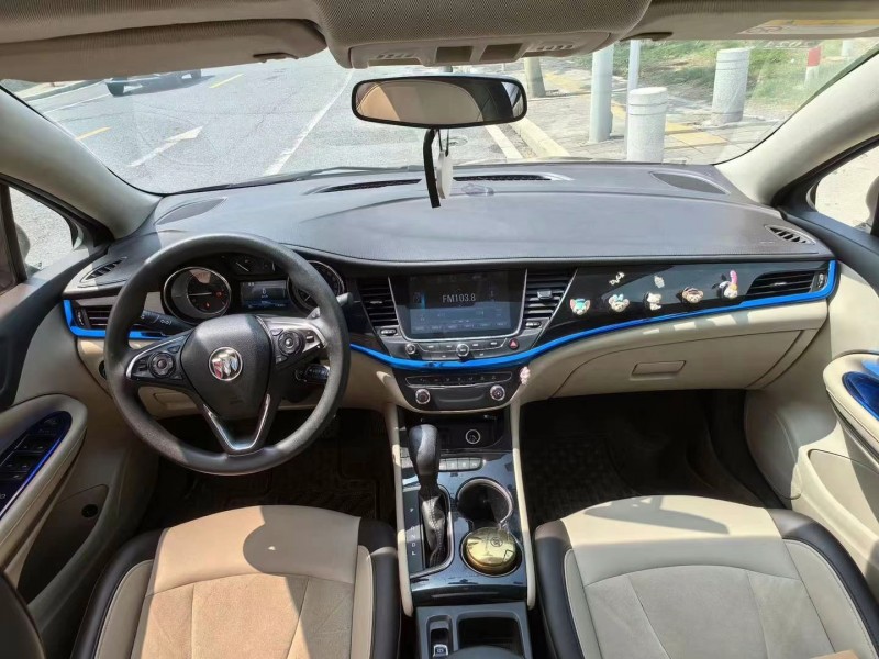 广州16年别克威朗9