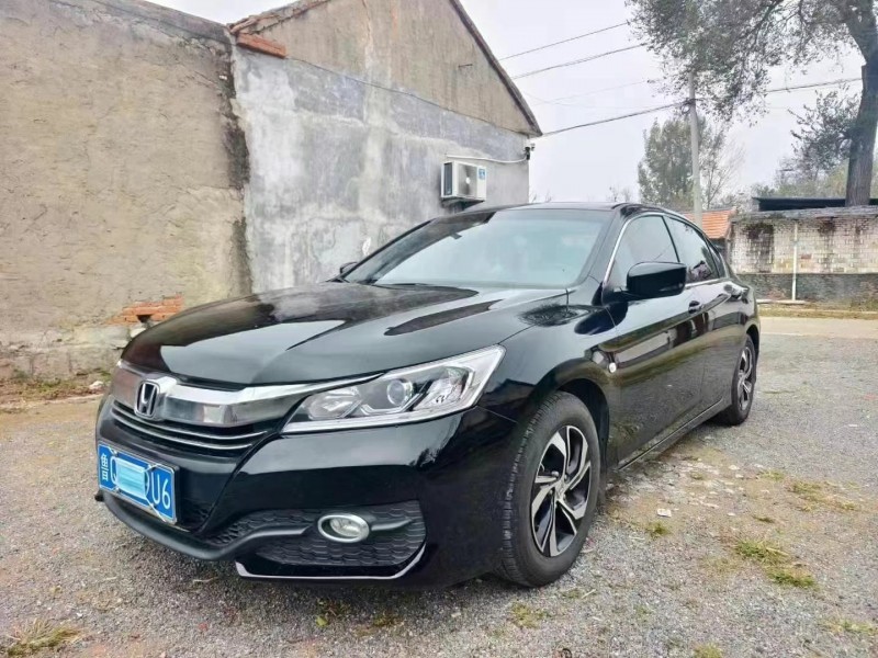 济宁18年本田雅阁3