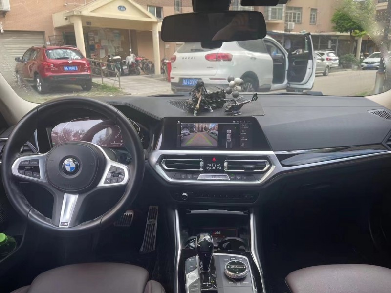 成都21年宝马3系6