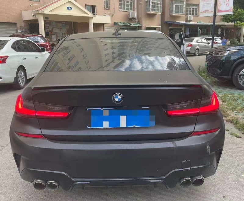 成都21年宝马3系9