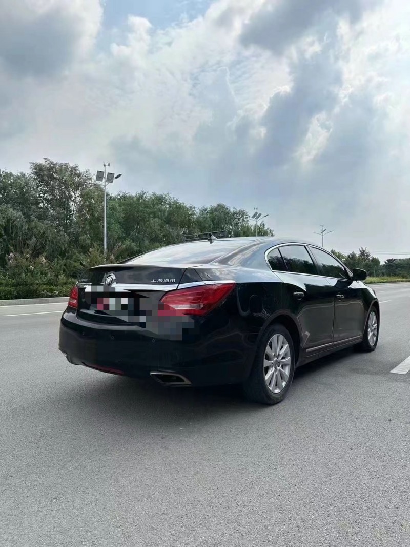 枣庄15年别克君越8