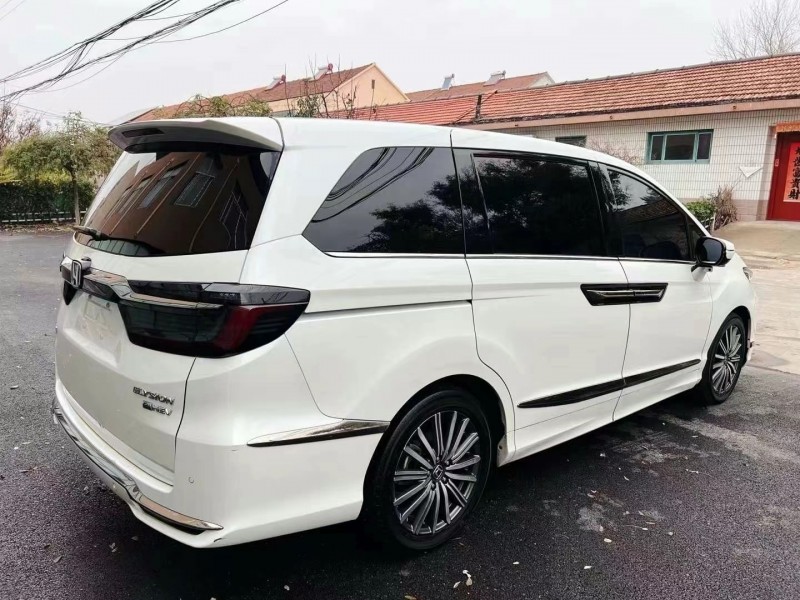 济宁23年本田艾力绅3