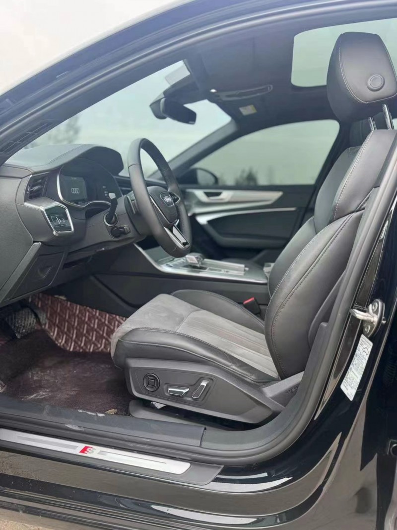 济宁23年奥迪A6L5