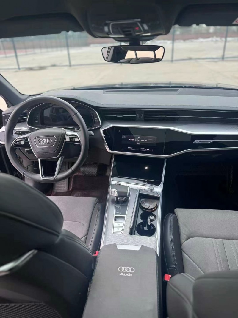 济宁23年奥迪A6L6