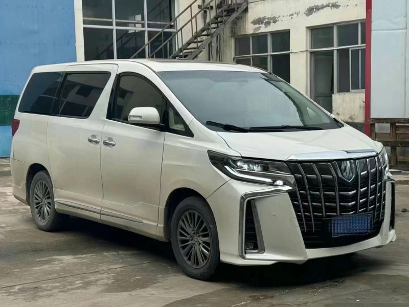 保定13年丰田埃尔法2