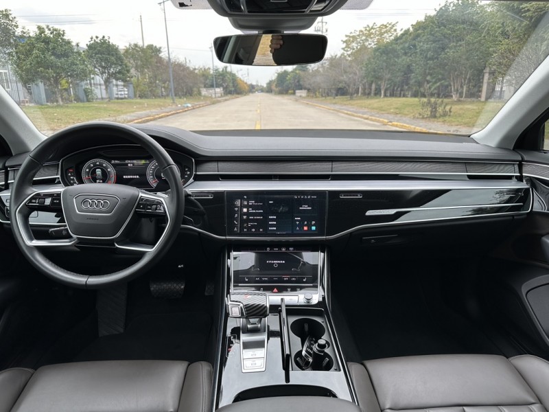 盐城23年奥迪A8L6