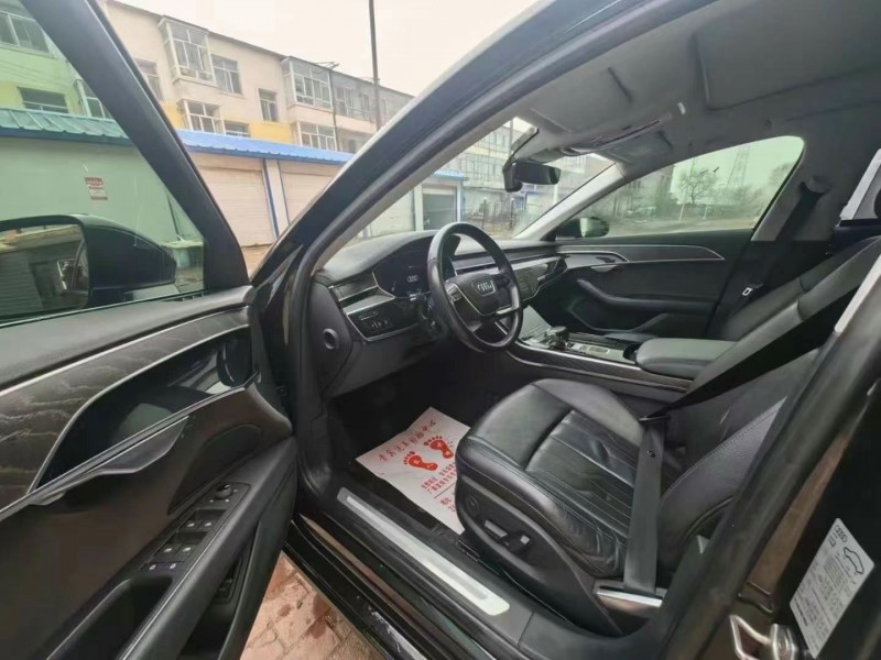 济宁18年奥迪A8L4