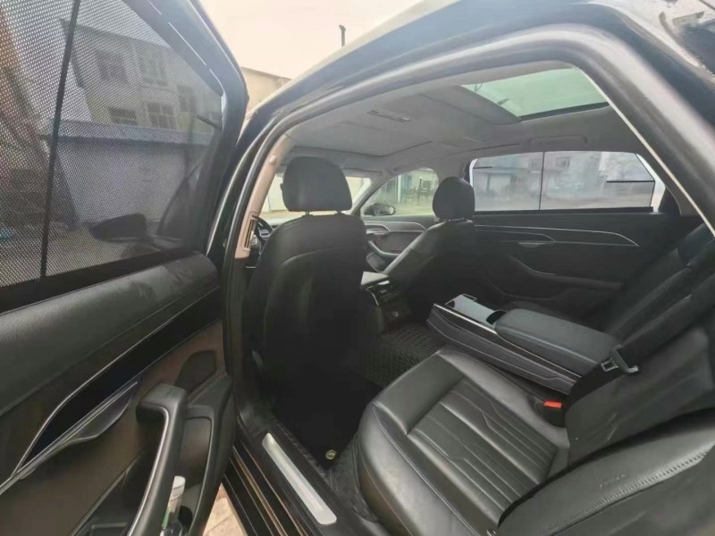 济宁18年奥迪A8L5