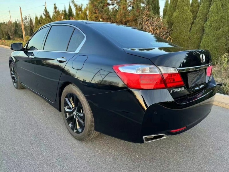 济宁16年本田雅阁6