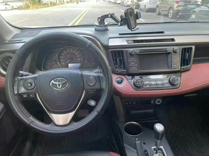 茂名14年豐田RAV4榮放8