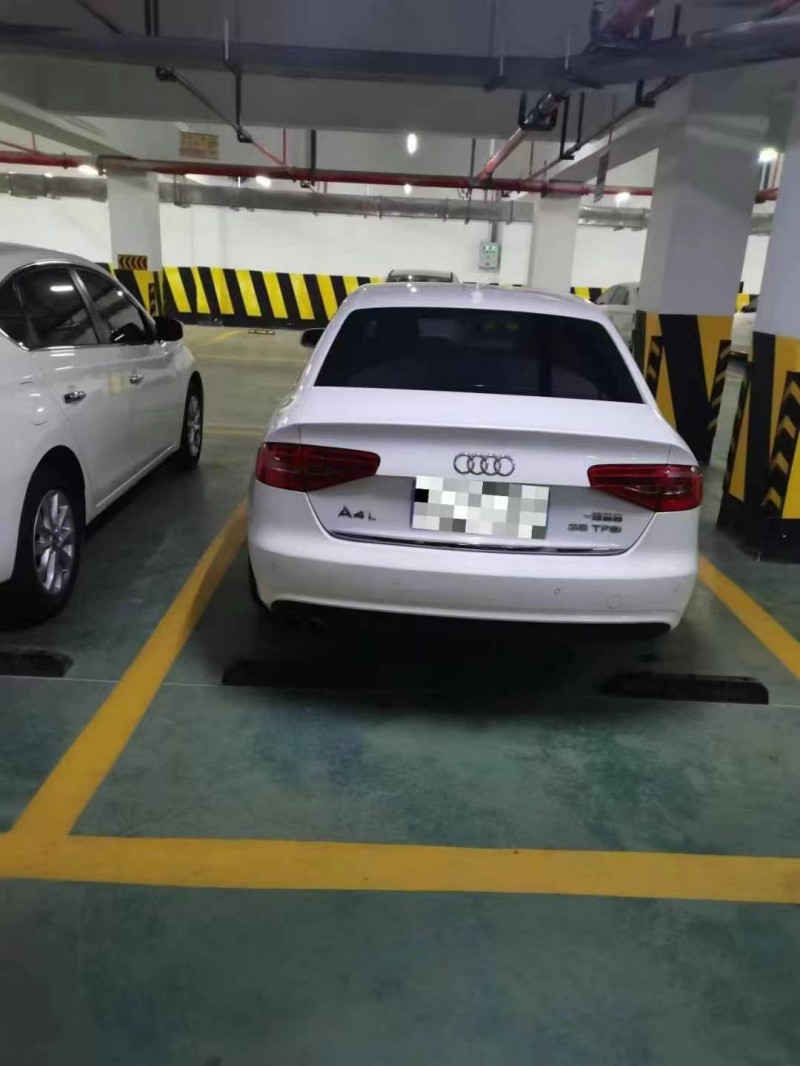 济宁16年奥迪A4L2