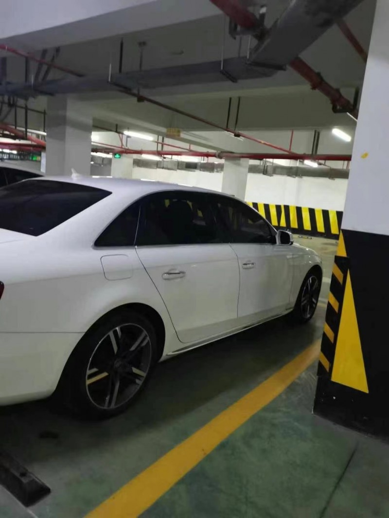 济宁16年奥迪A4L5