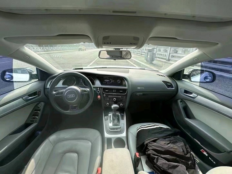 青岛13年奥迪A56