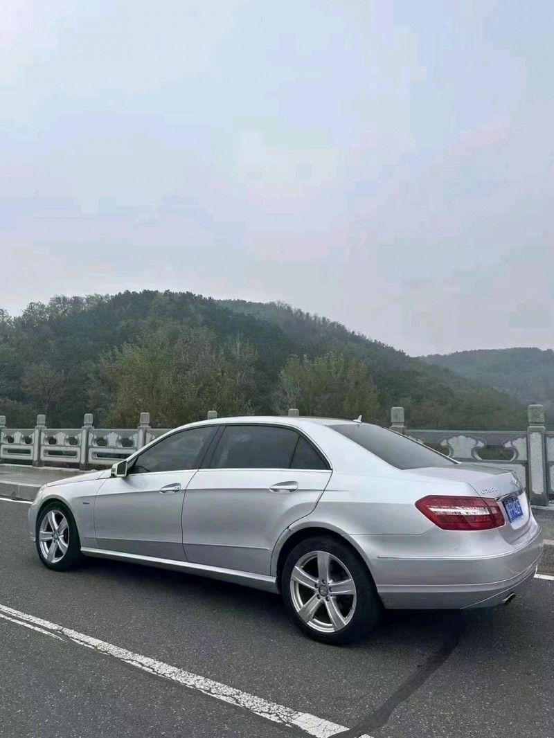 青岛11年奔驰E8