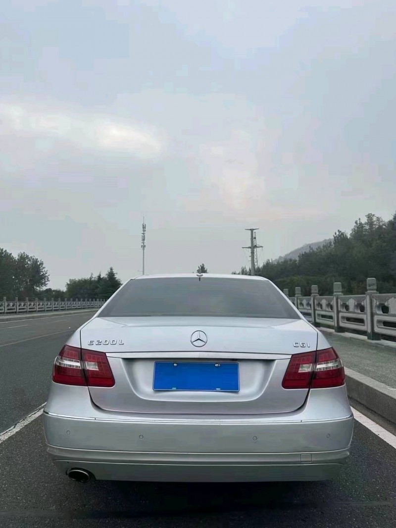 青岛11年奔驰E9