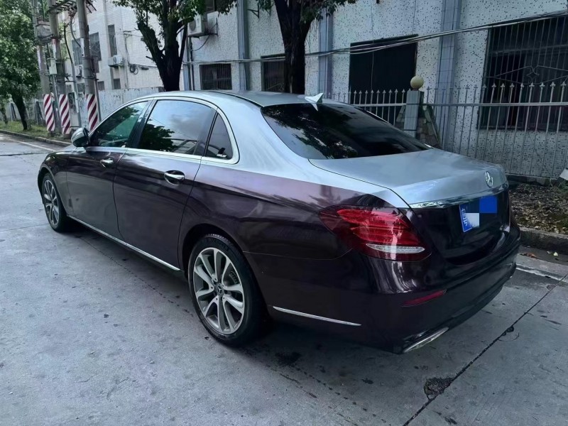广州17年奔驰E8
