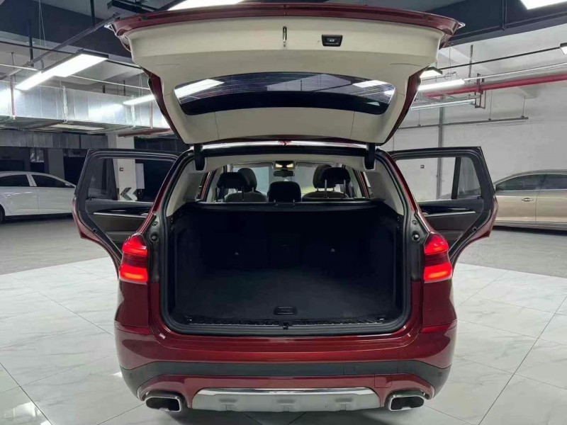 成都19年宝马X38