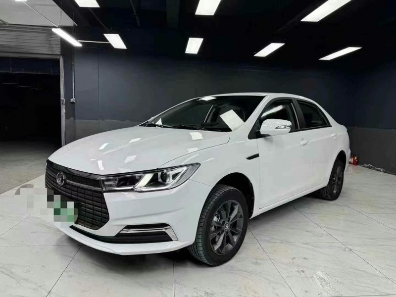 成都23年比亚迪秦2