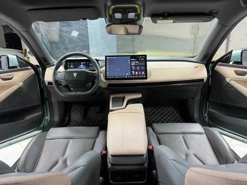 成都23年长安汽车深蓝5