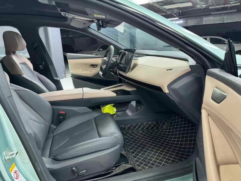 成都23年长安汽车深蓝6