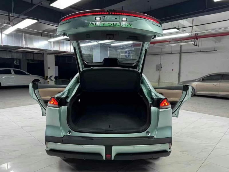 成都23年长安汽车深蓝8