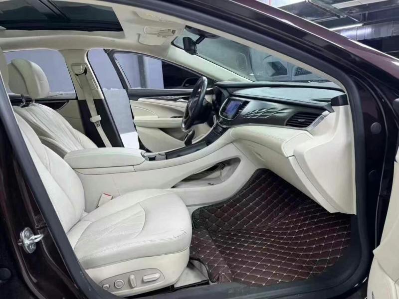 成都21年别克君越8