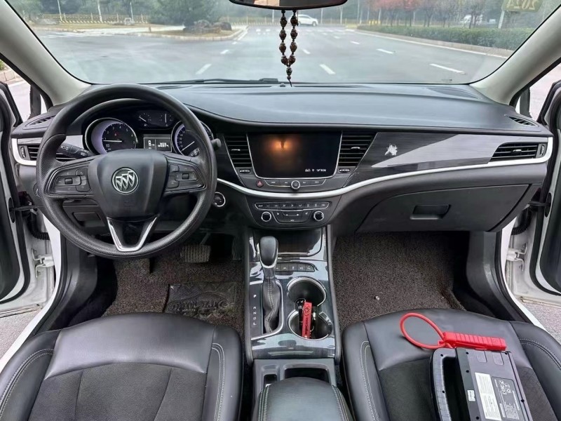 枣庄20年别克威朗6