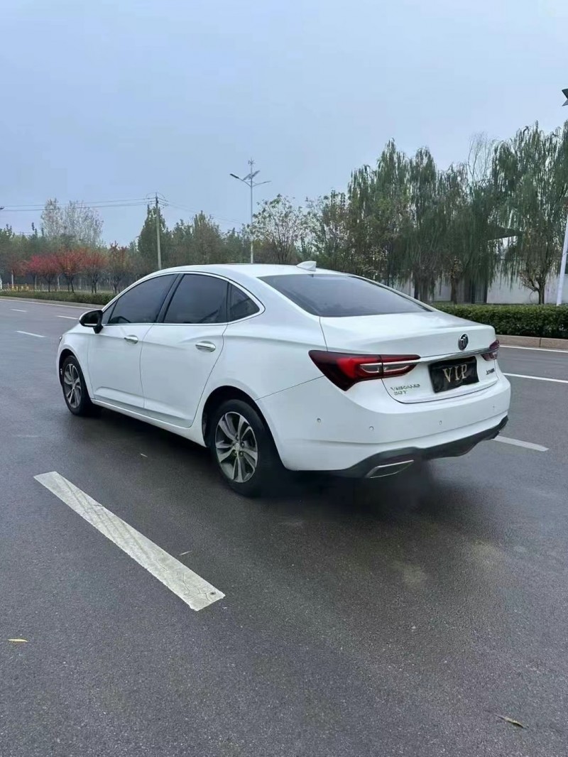 枣庄20年别克威朗8