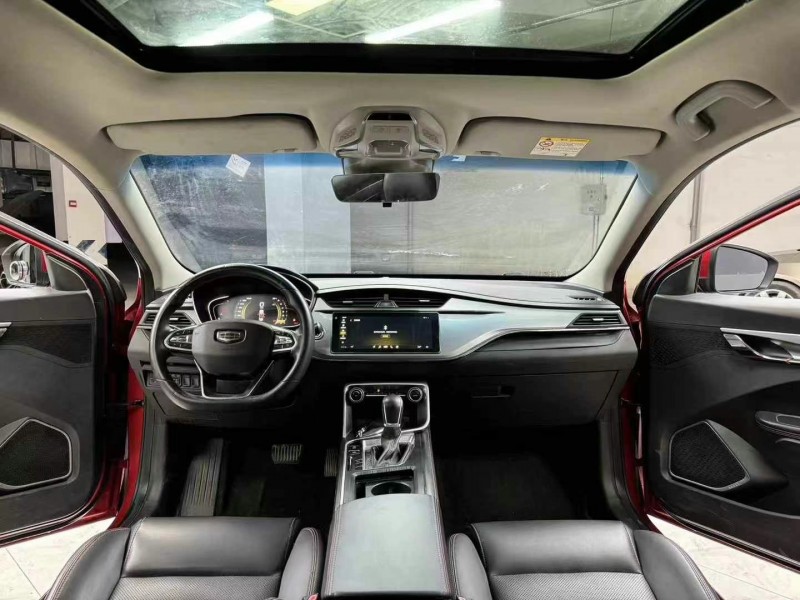 成都19年吉利缤瑞8