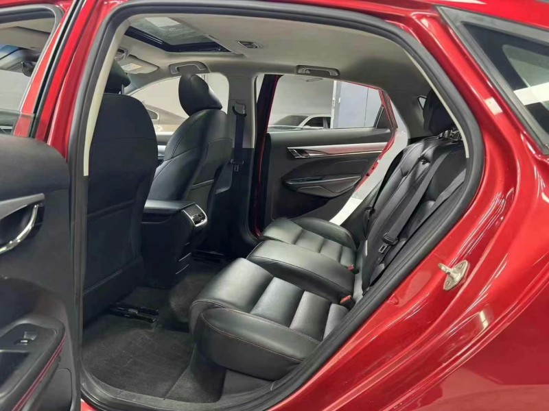 成都19年吉利缤瑞9