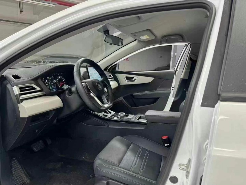 成都23年比亚迪秦5