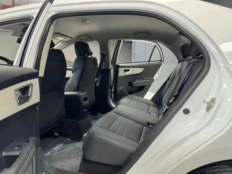 成都23年比亚迪秦6