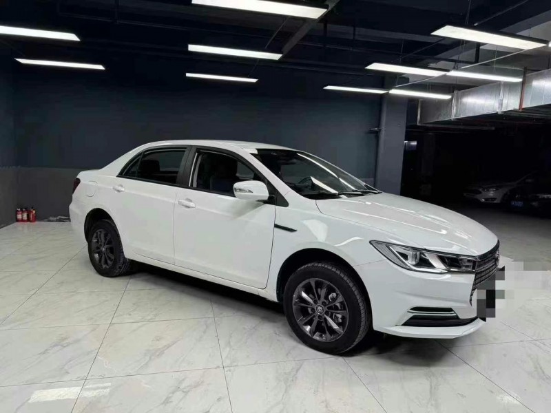 成都23年比亚迪秦7