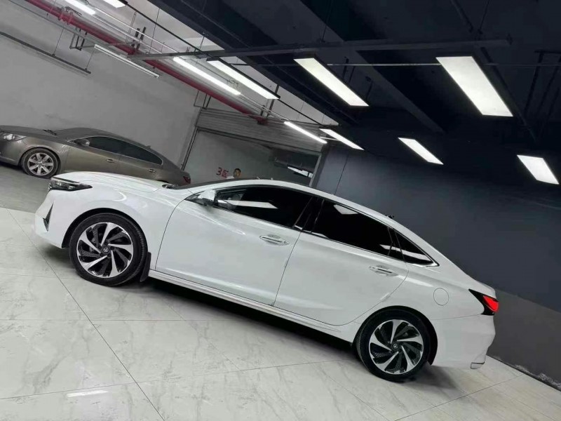 成都23年长安汽车睿骋4