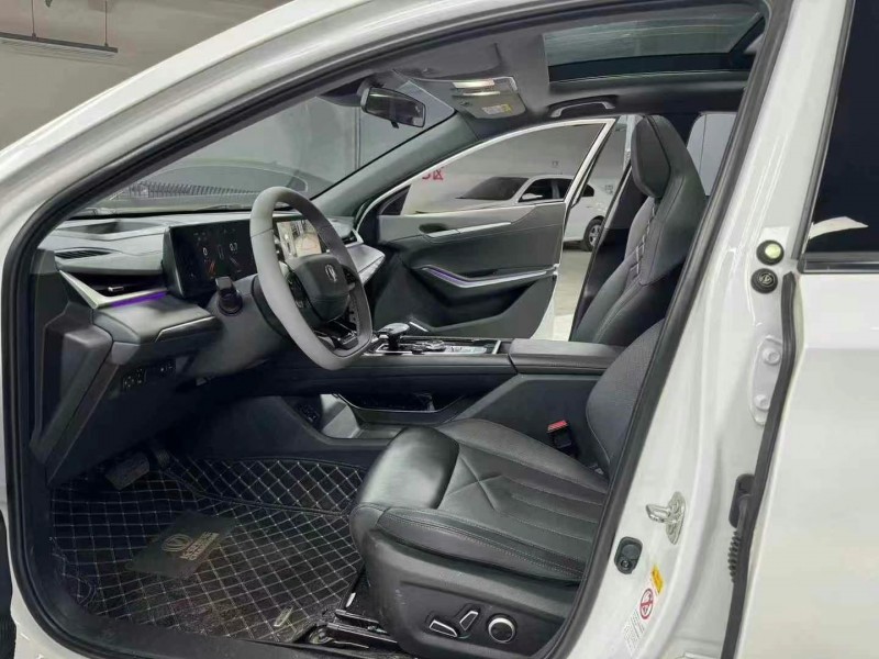 成都23年长安汽车睿骋9