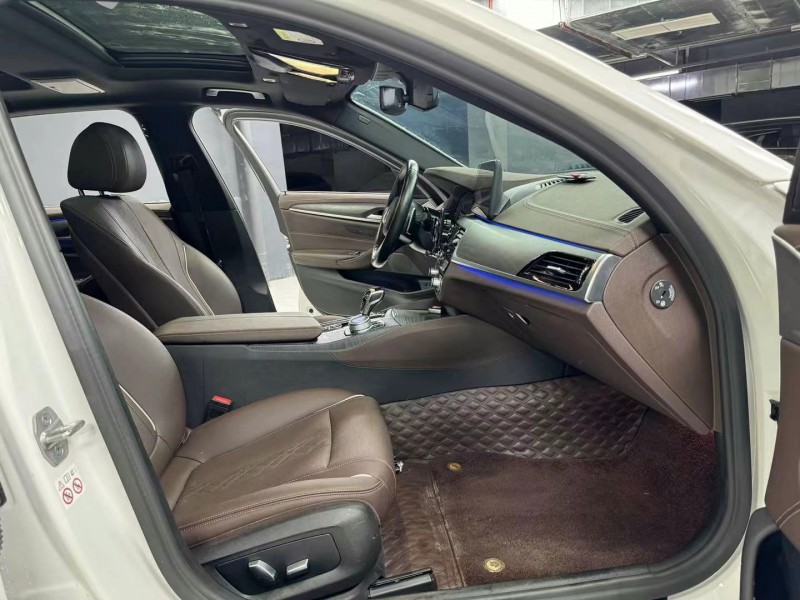 成都21年宝马5系7