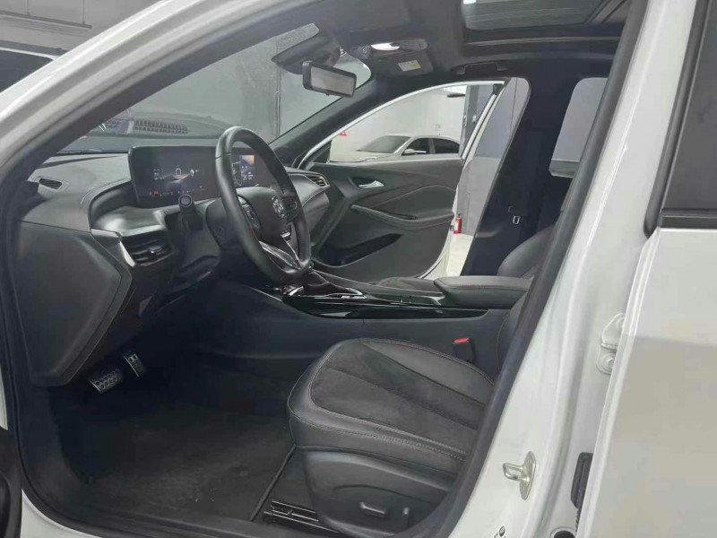 成都23年别克威朗7